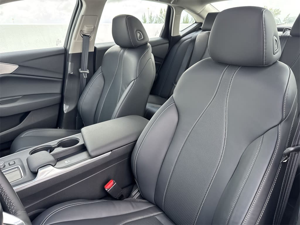 Thumbnail: 2025 Acura TLX - 11