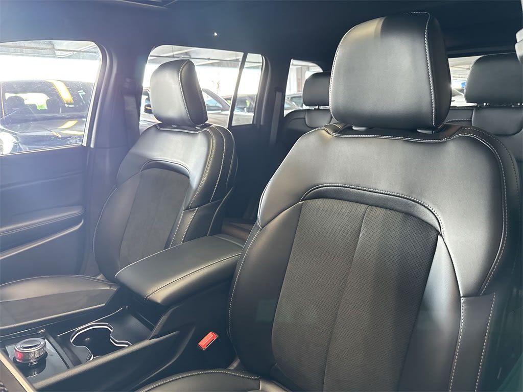 2024 Jeep Grand Cherokee Laredo 10