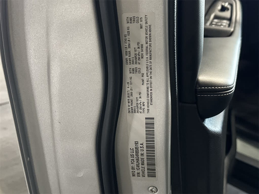 2024 Jeep Grand Cherokee Laredo 19