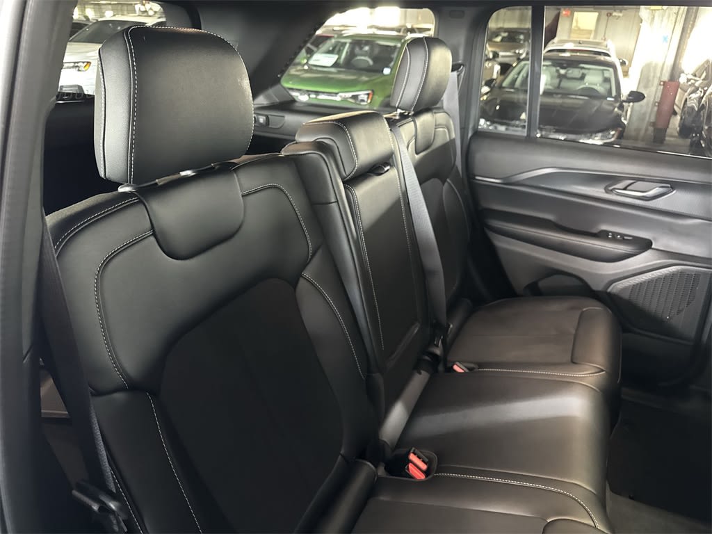 2024 Jeep Grand Cherokee Laredo 34