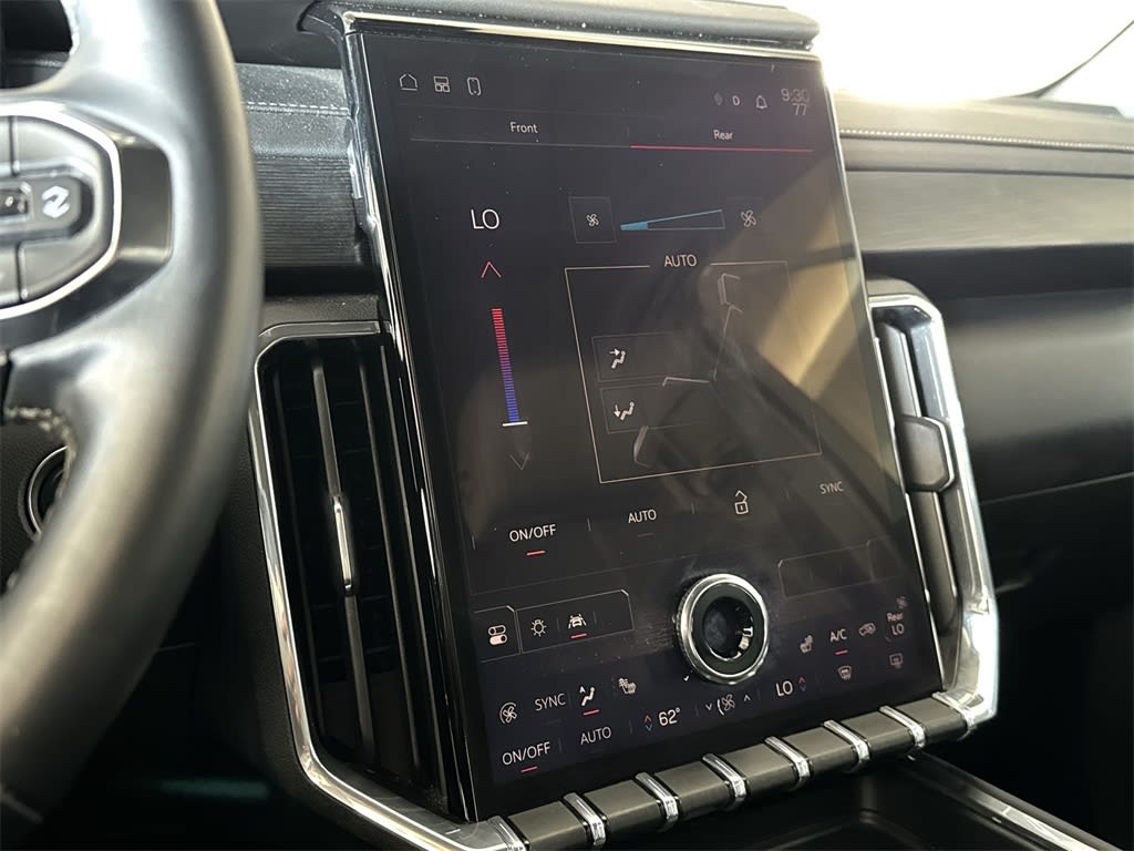 Thumbnail: 2024 GMC Acadia - 15