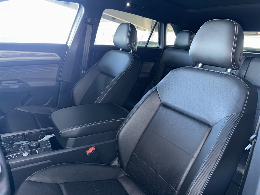 Thumbnail: 2022 Volkswagen Atlas - 11