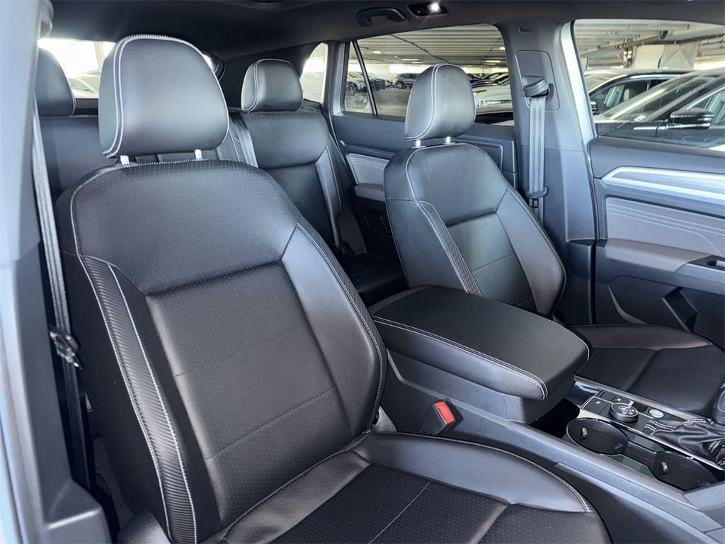 Thumbnail: 2022 Volkswagen Atlas - 12