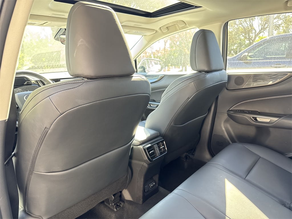 Thumbnail: 2024 Lexus ES - 28