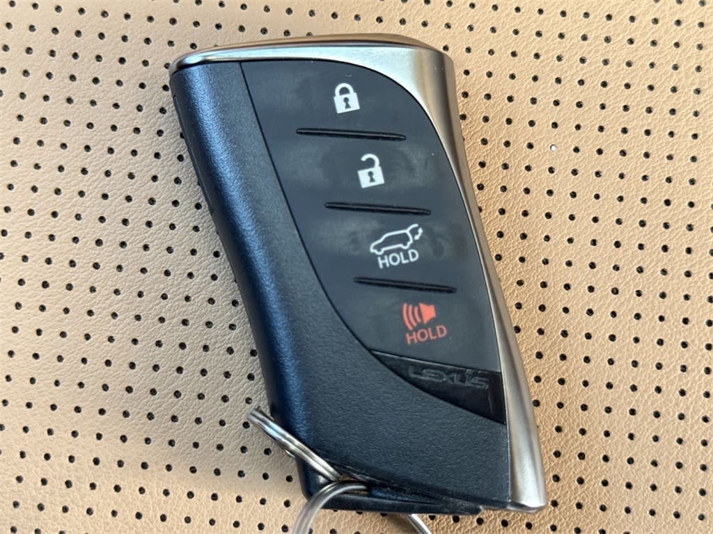 Thumbnail: 2024 Lexus ES - 18