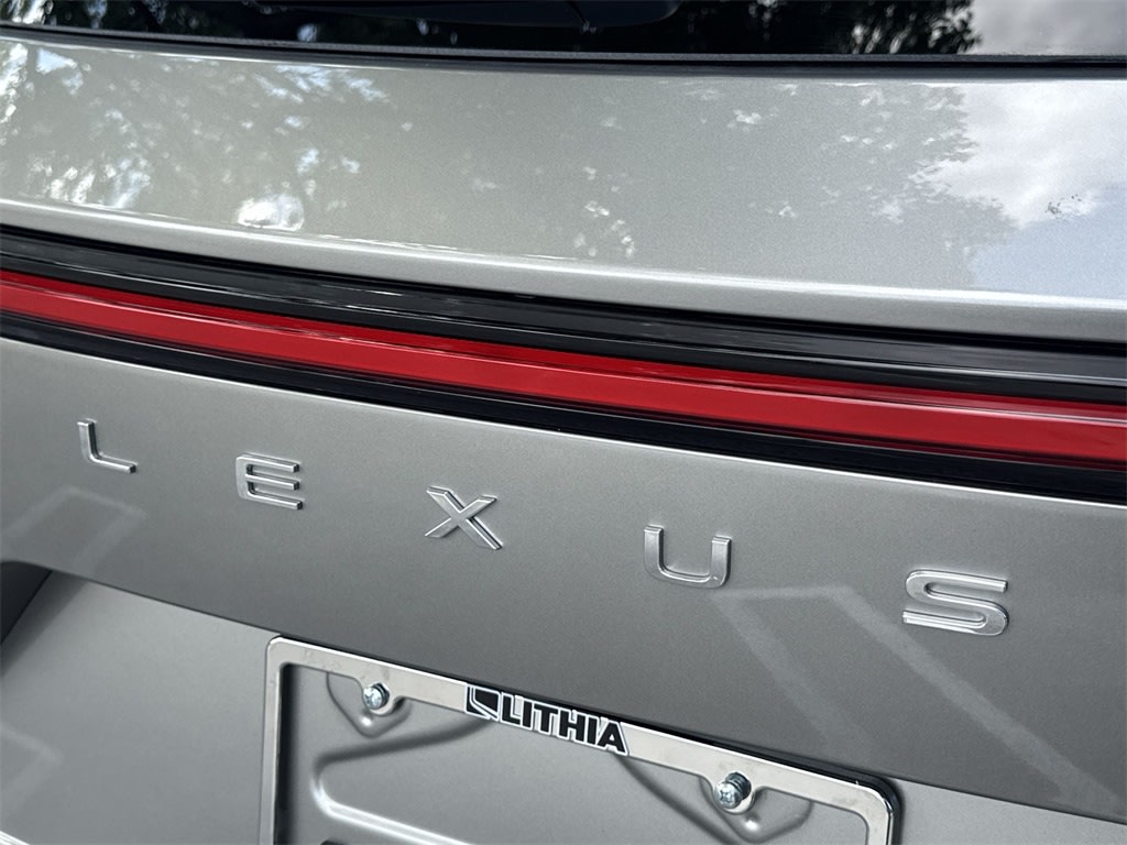 Thumbnail: 2024 Lexus ES - 7