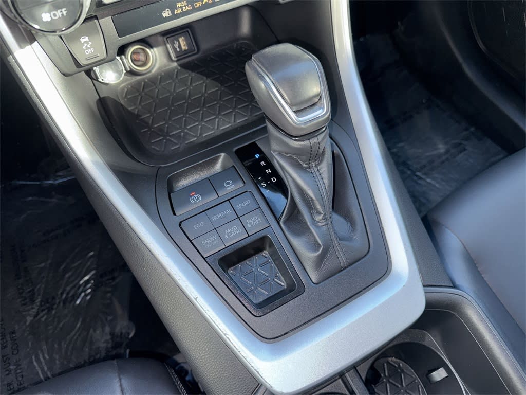 Thumbnail: 2024 Toyota RAV4 - 16