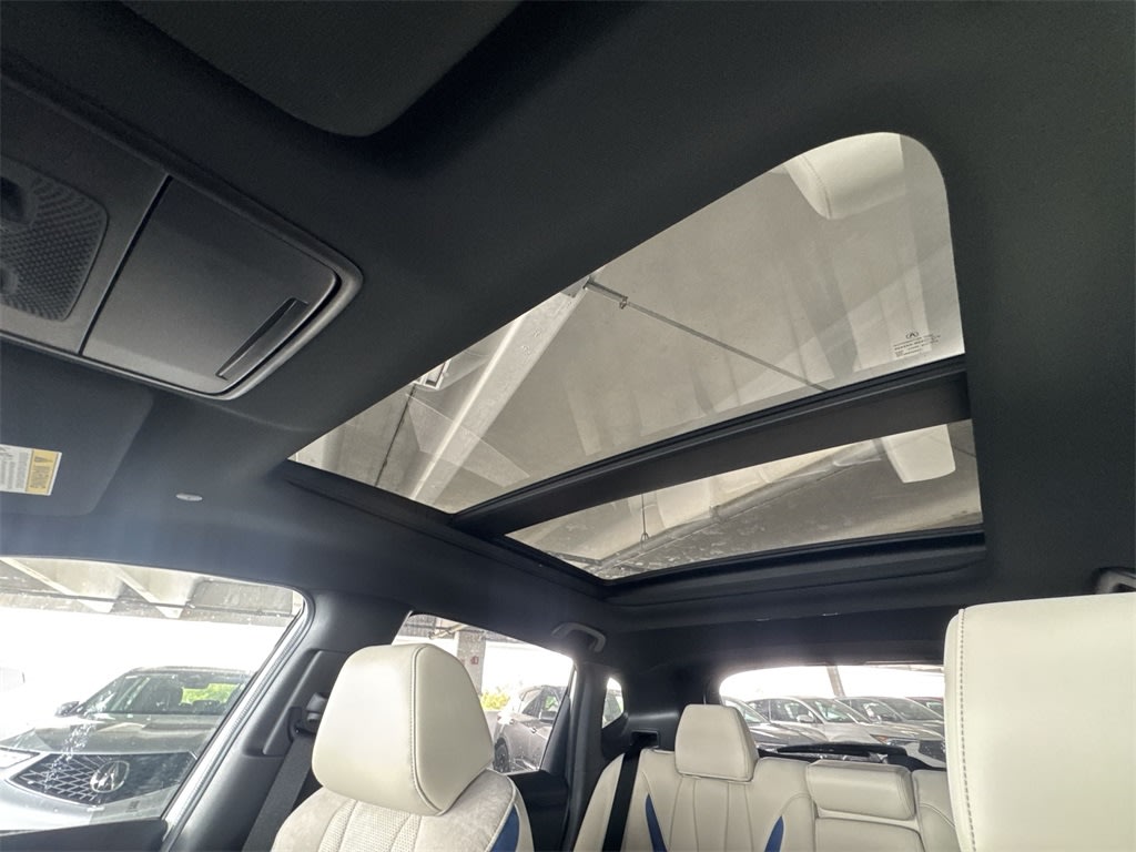 Thumbnail: 2025 Acura ADX - 25