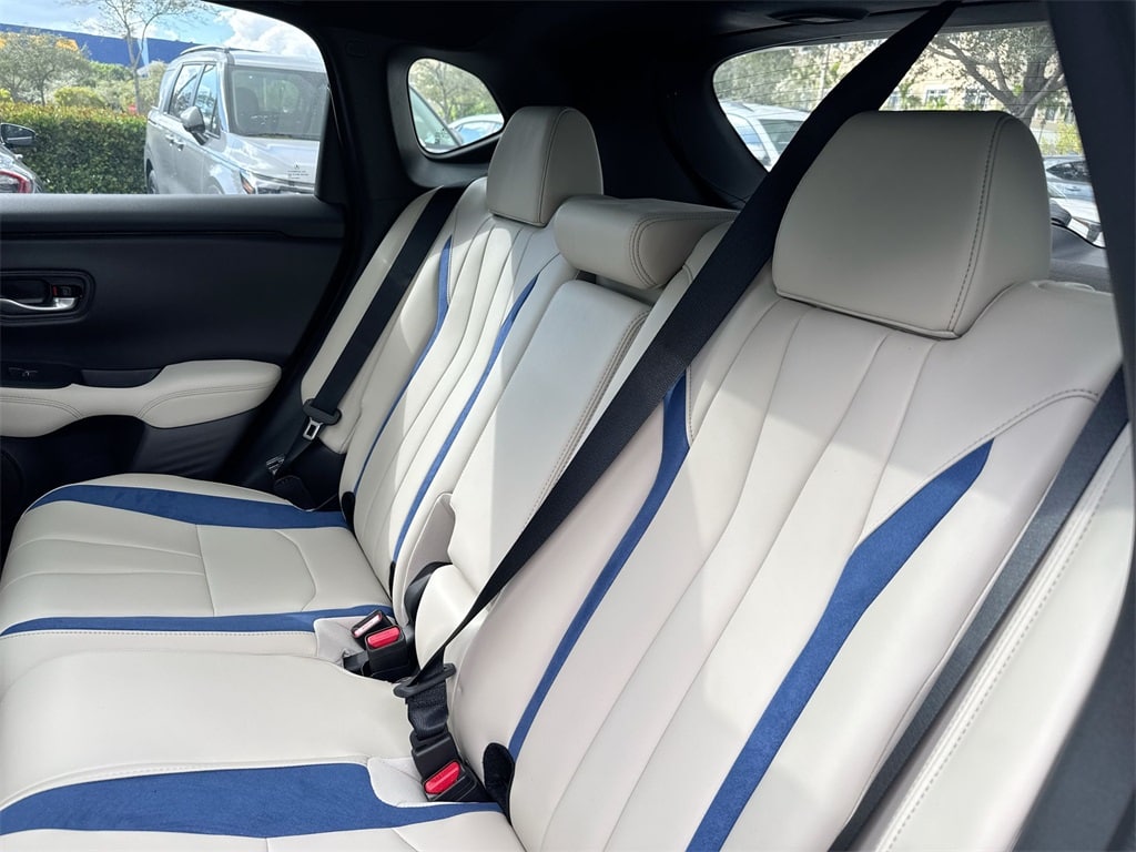 Thumbnail: 2025 Acura ADX - 13