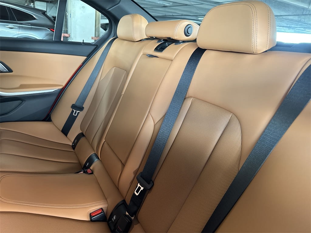 Thumbnail: 2023 BMW 3 Series - 12