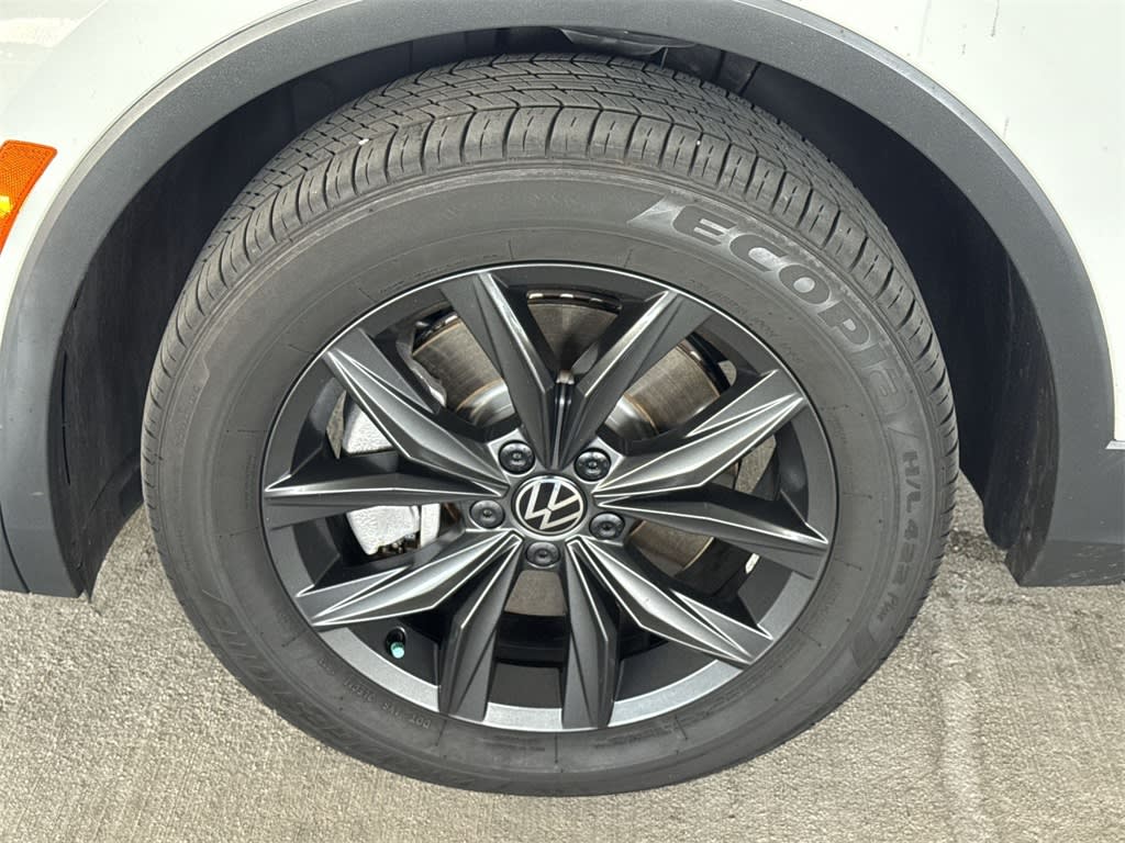 Thumbnail: 2024 Volkswagen Tiguan - 8