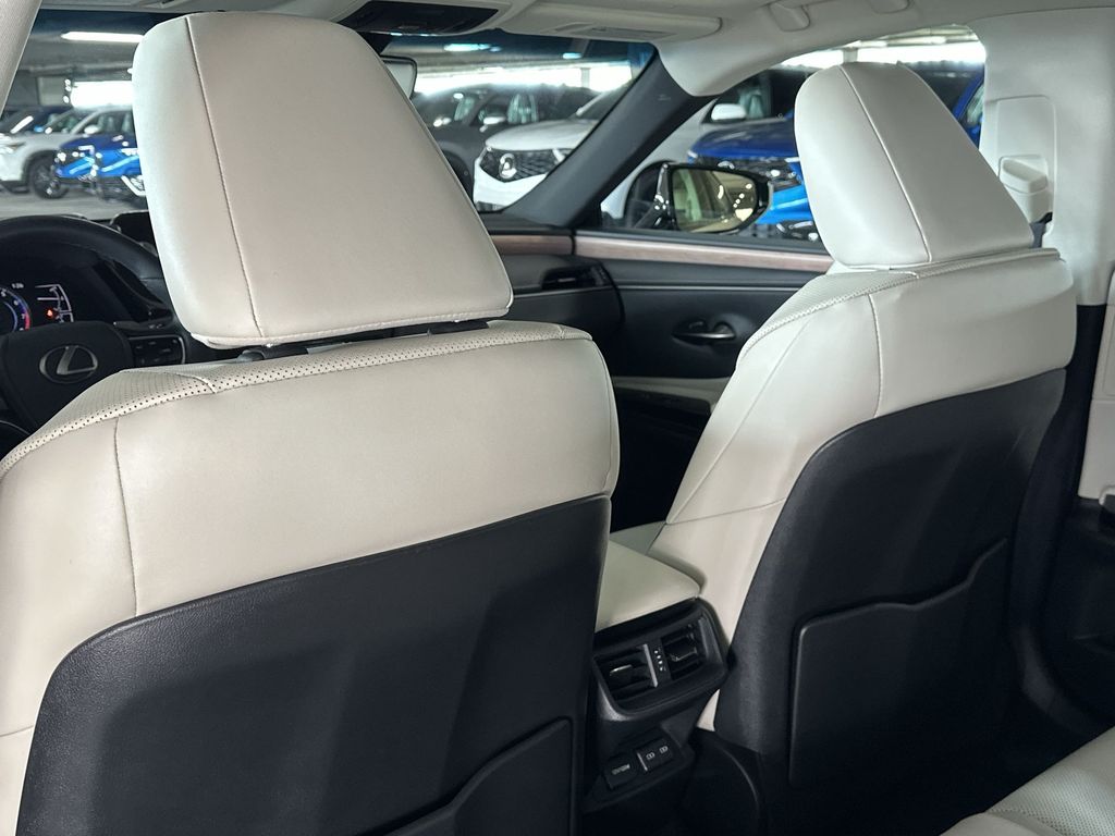 Thumbnail: 2025 Lexus ES - 12