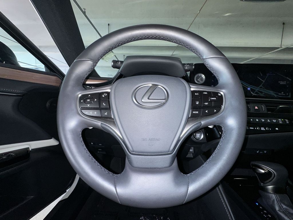 Thumbnail: 2025 Lexus ES - 10