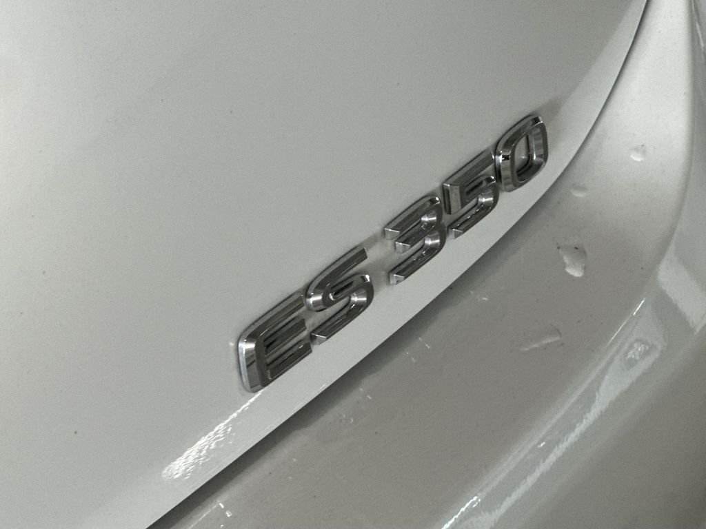 Thumbnail: 2025 Lexus ES - 7