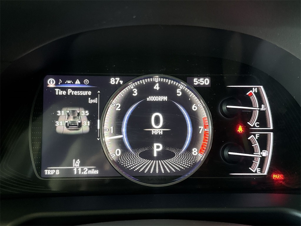 Thumbnail: 2022 Lexus ES - 17