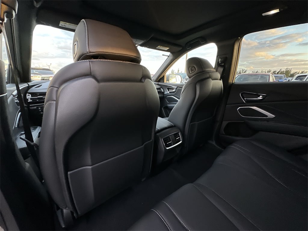 Thumbnail: 2025 Acura RDX - 27