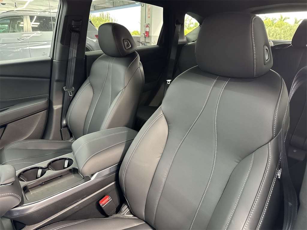 Thumbnail: 2025 Acura RDX - 10