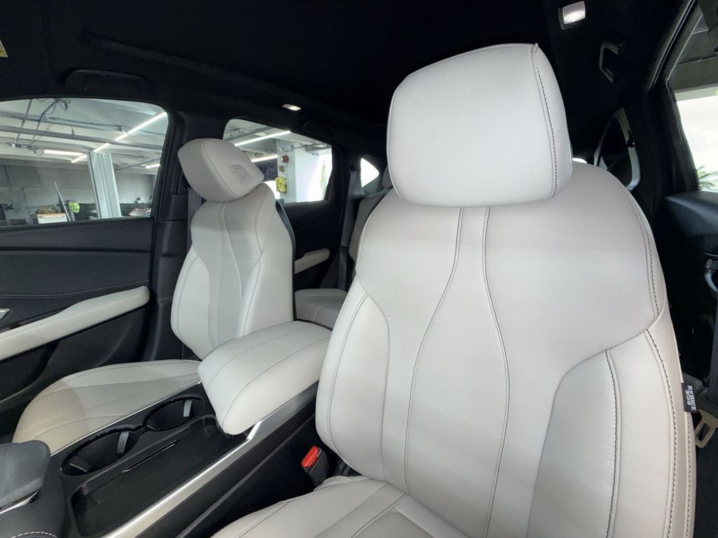 Thumbnail: 2025 Acura RDX - 11