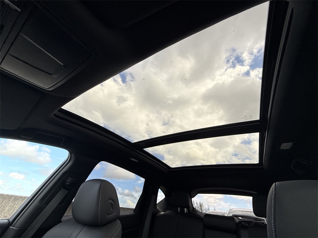 Thumbnail: 2025 Acura RDX - 25