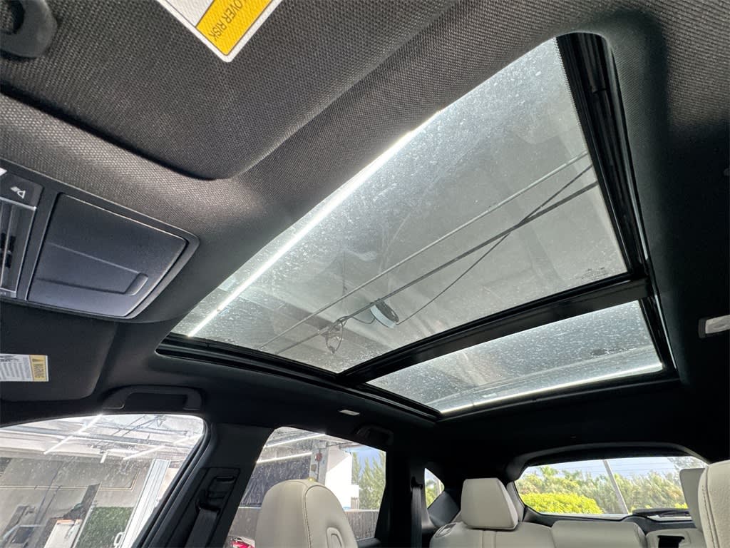 Thumbnail: 2025 Acura RDX - 25