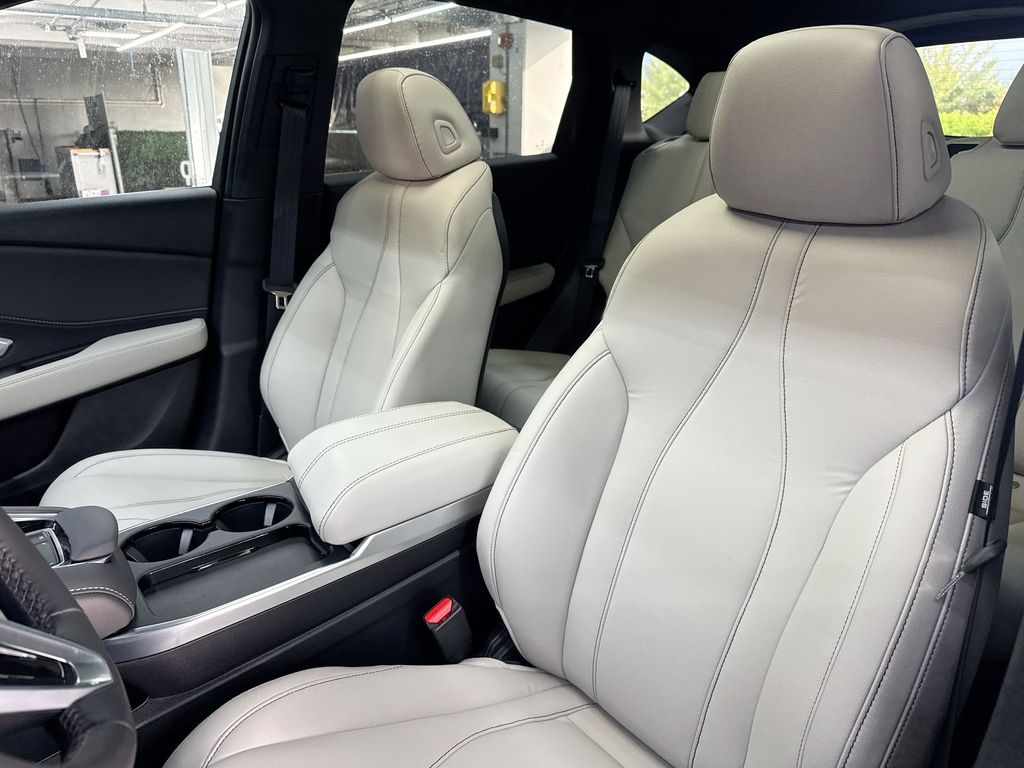 Thumbnail: 2025 Acura RDX - 11