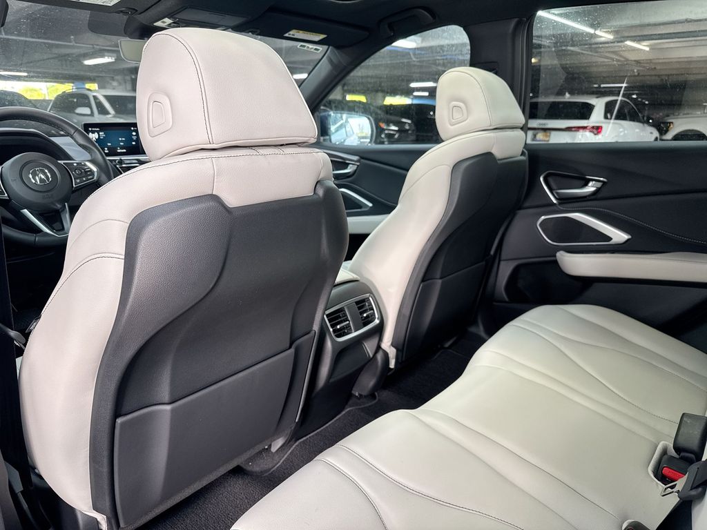 Thumbnail: 2025 Acura RDX - 28