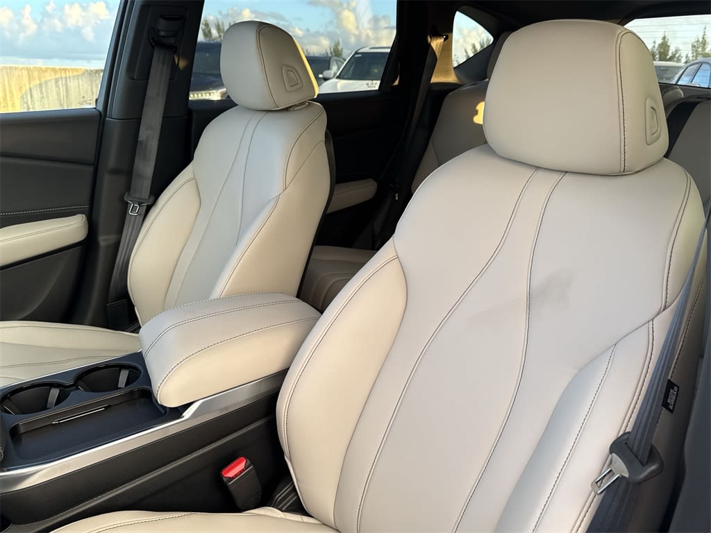 Thumbnail: 2025 Acura RDX - 10