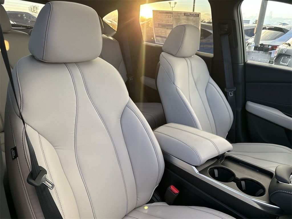 Thumbnail: 2025 Acura RDX - 11