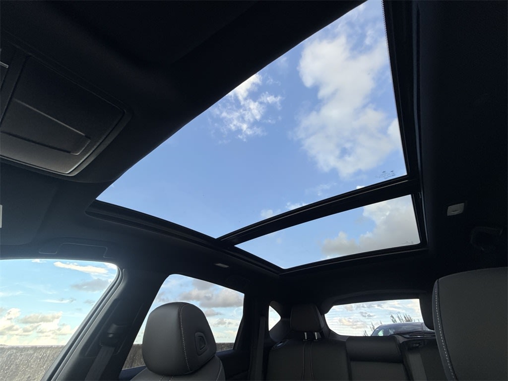 Thumbnail: 2025 Acura RDX - 24