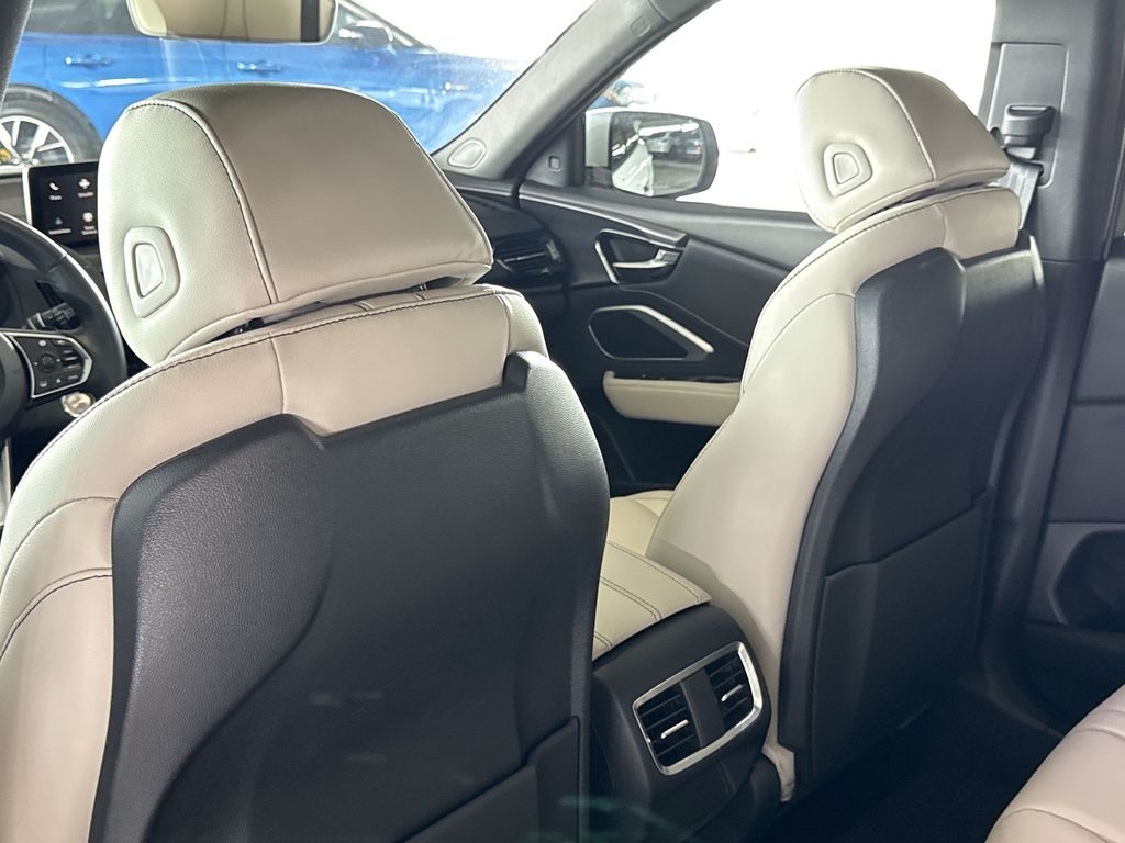 Thumbnail: 2025 Acura RDX - 27