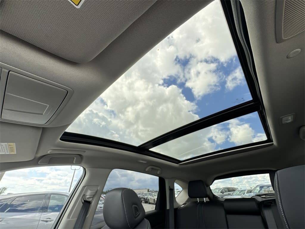 Thumbnail: 2025 Acura RDX - 24