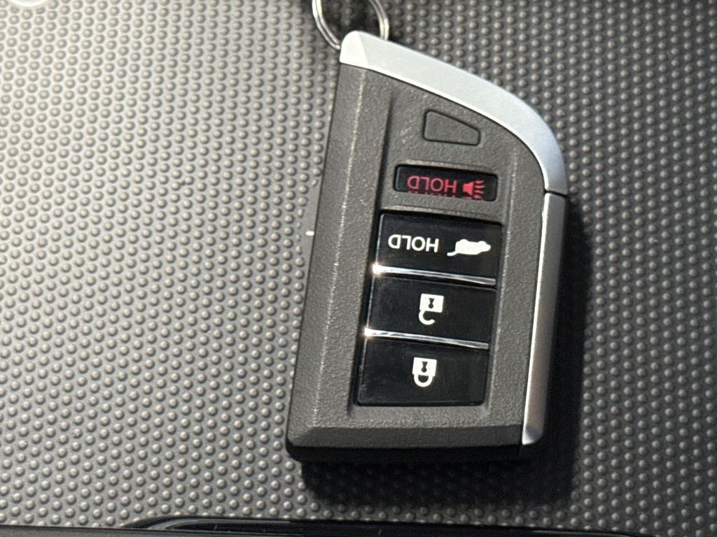 Thumbnail: 2026 Acura RDX - 18