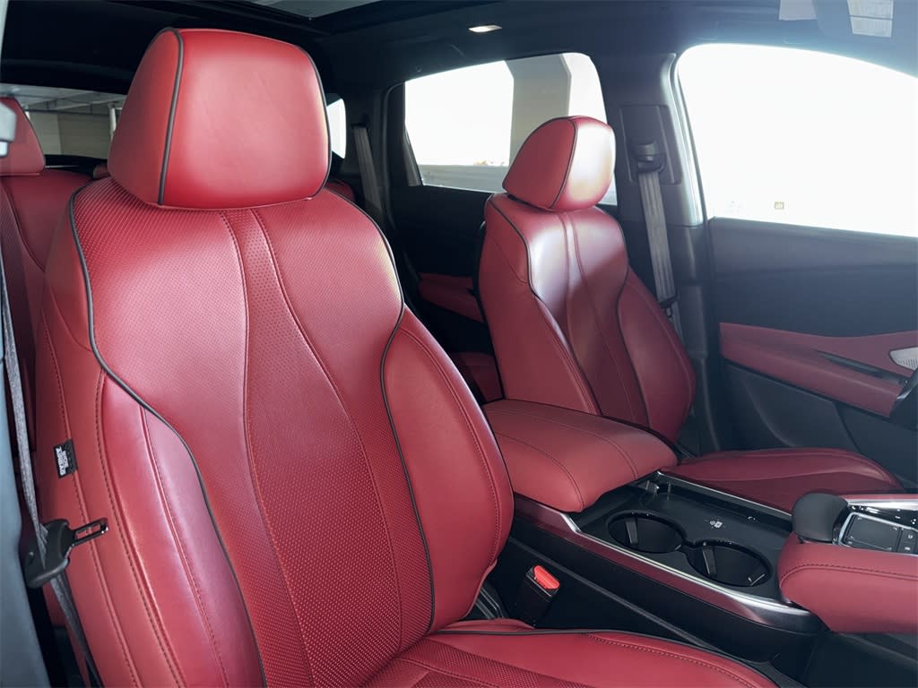 Thumbnail: 2025 Acura RDX - 12