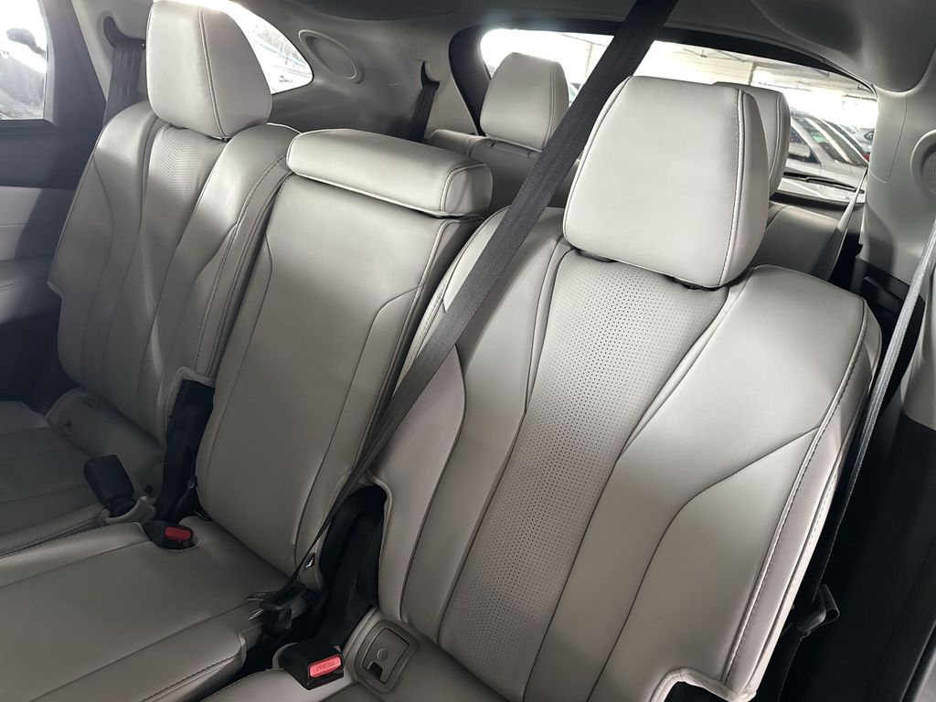 Thumbnail: 2026 Acura MDX - 13
