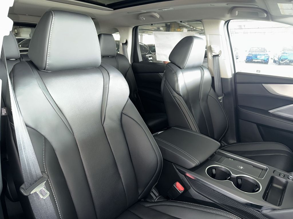 Thumbnail: 2026 Acura MDX - 12