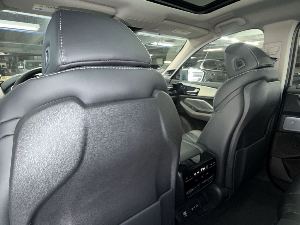 Thumbnail: 2026 Acura MDX - 12