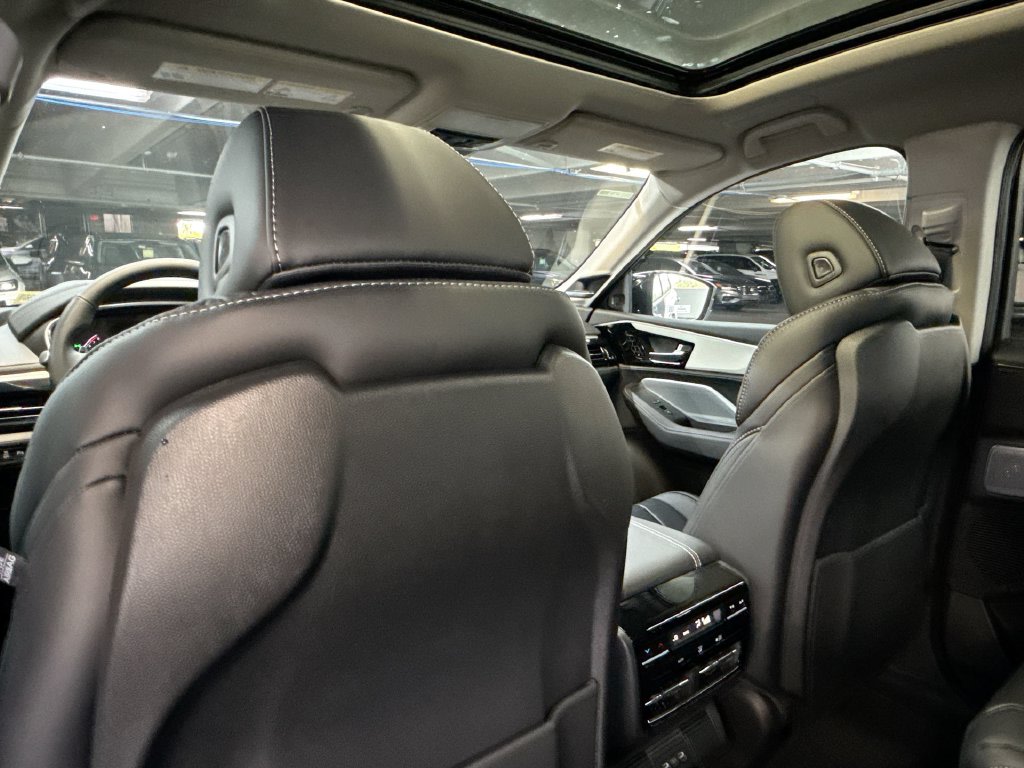 Thumbnail: 2026 Acura MDX - 12