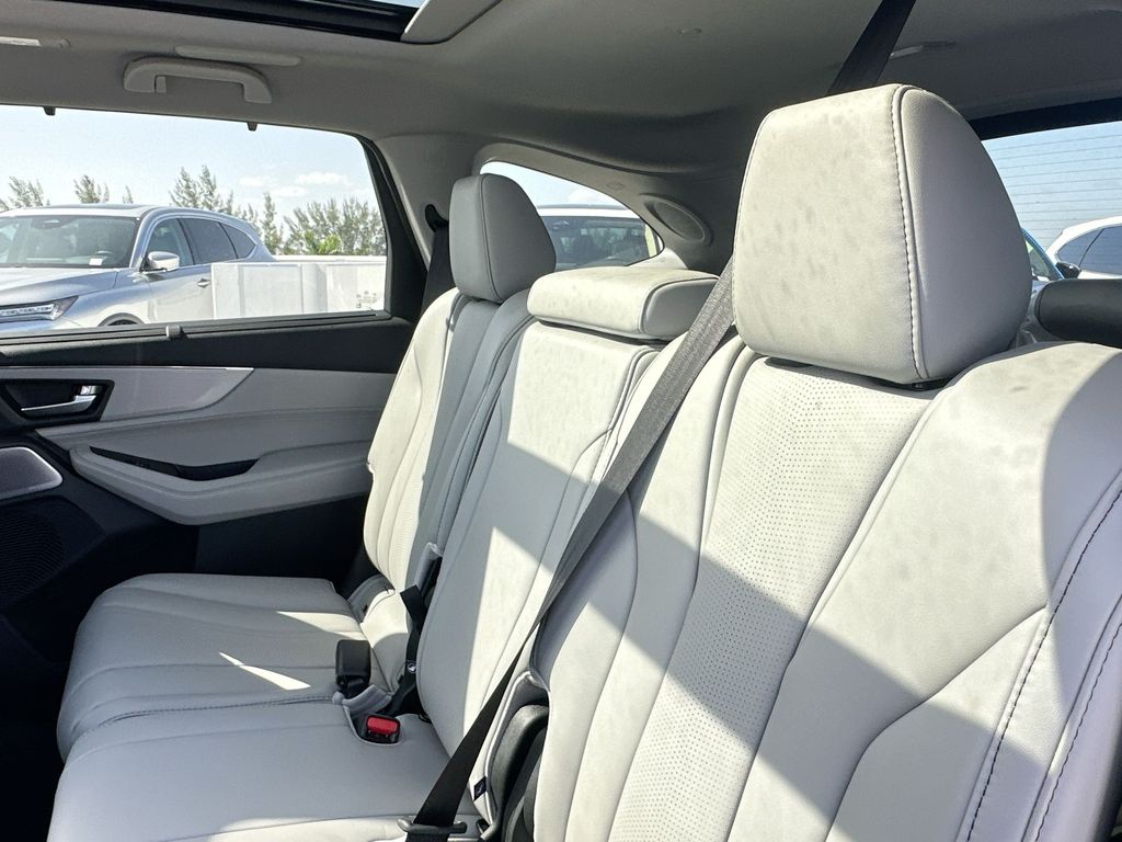 Thumbnail: 2026 Acura MDX - 13
