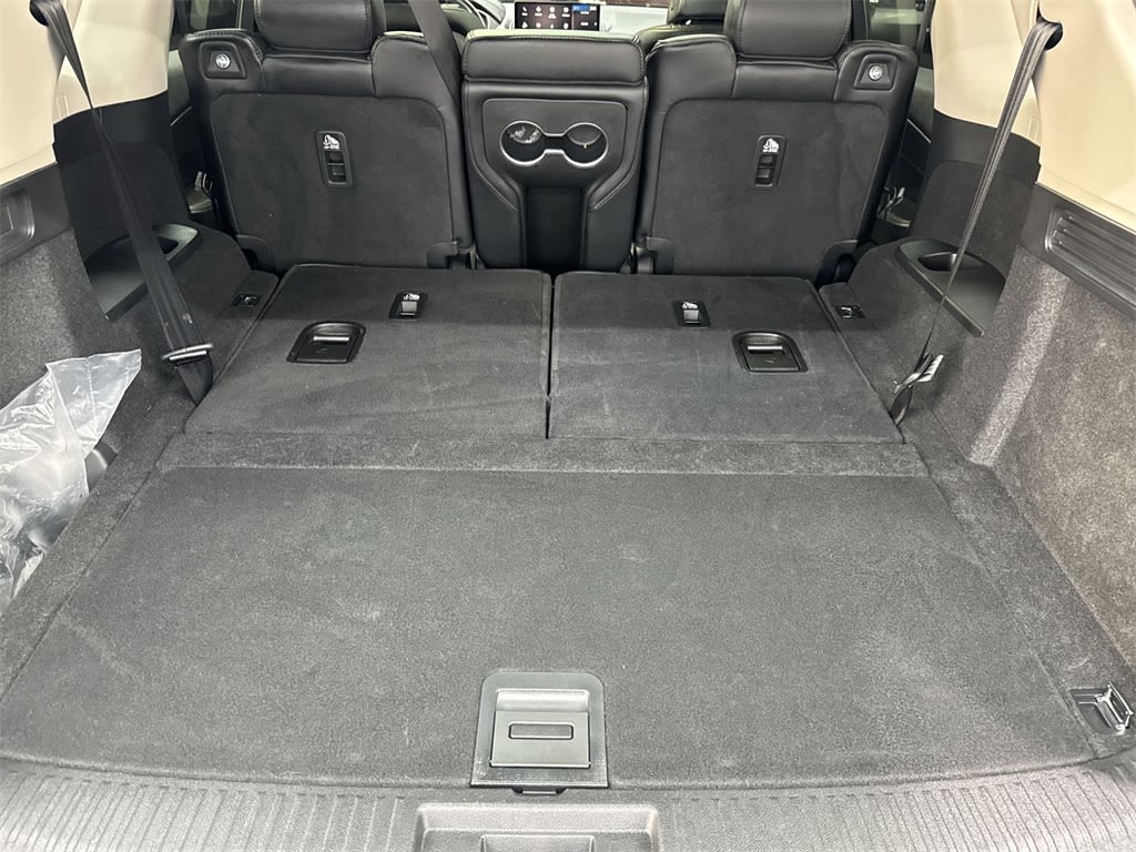 Thumbnail: 2023 Acura MDX - 18