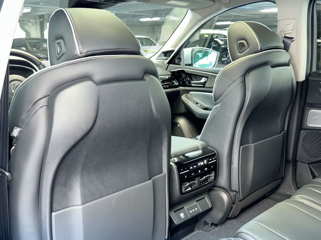 Thumbnail: 2026 Acura MDX - 11