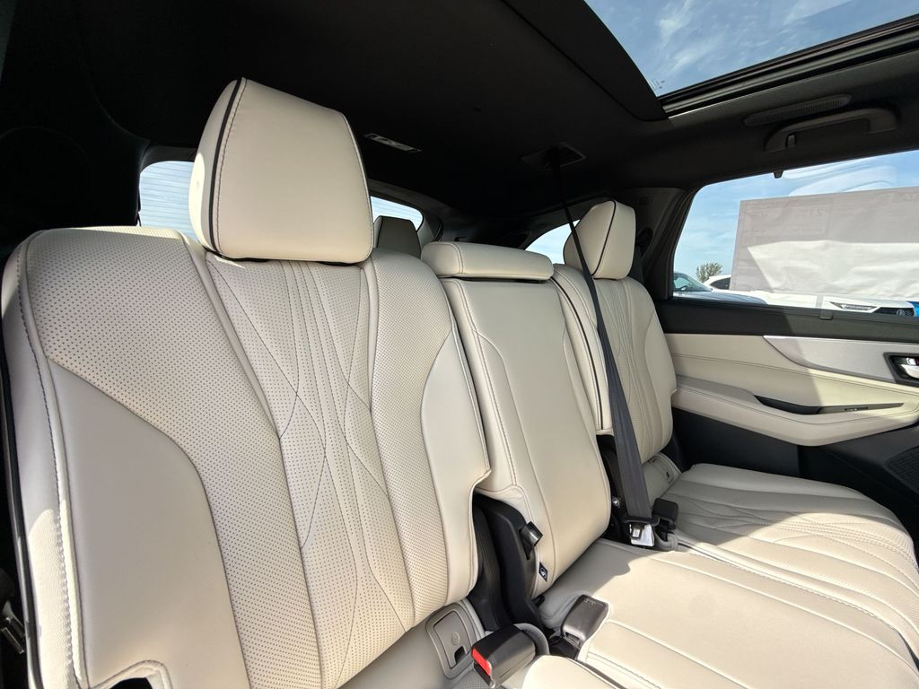 Thumbnail: 2026 Acura MDX - 12