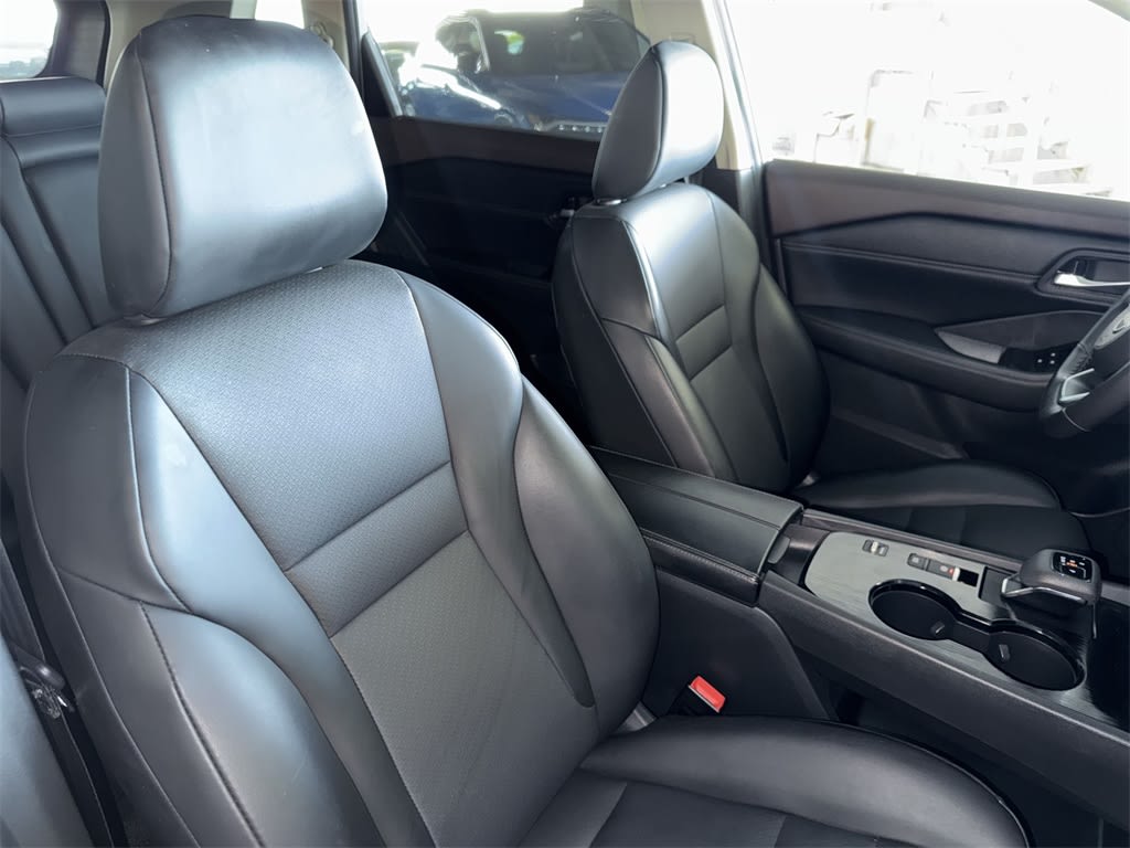 2023 Nissan Rogue SV 12