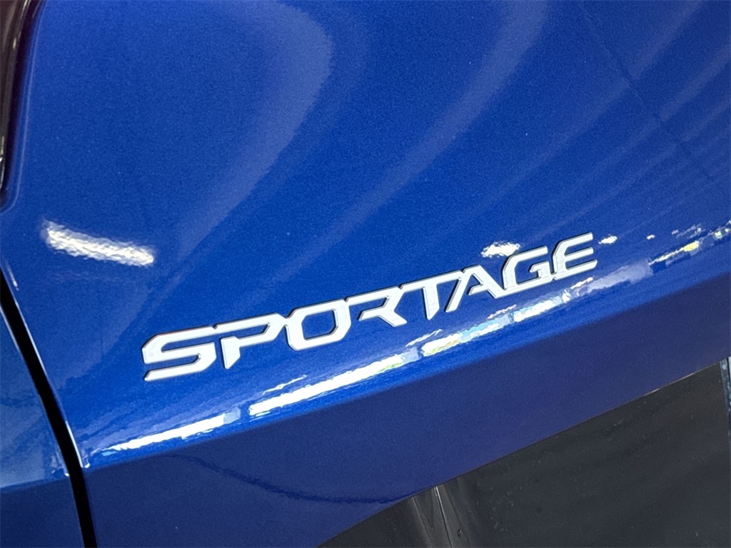 Thumbnail: 2024 Kia Sportage - 7