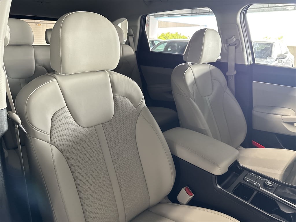 Thumbnail: 2023 Kia Sorento - 27