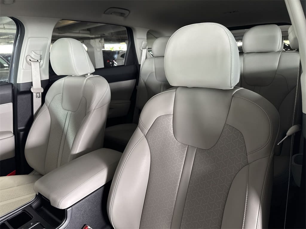 Thumbnail: 2023 Kia Sorento - 11