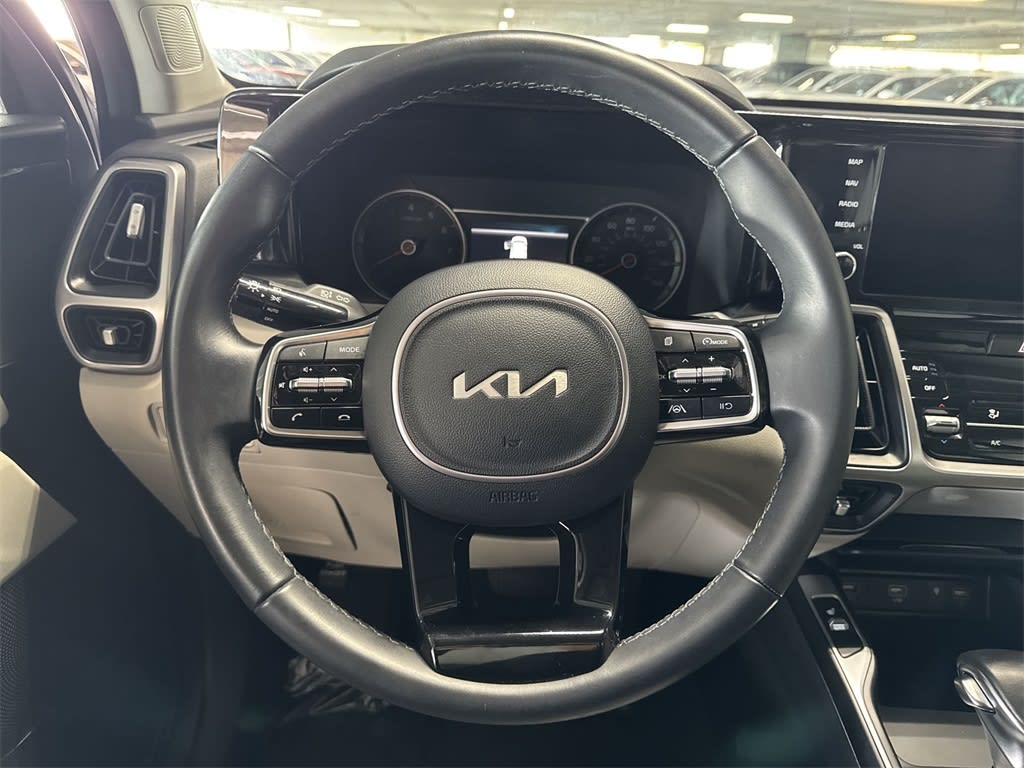 Thumbnail: 2023 Kia Sorento - 10