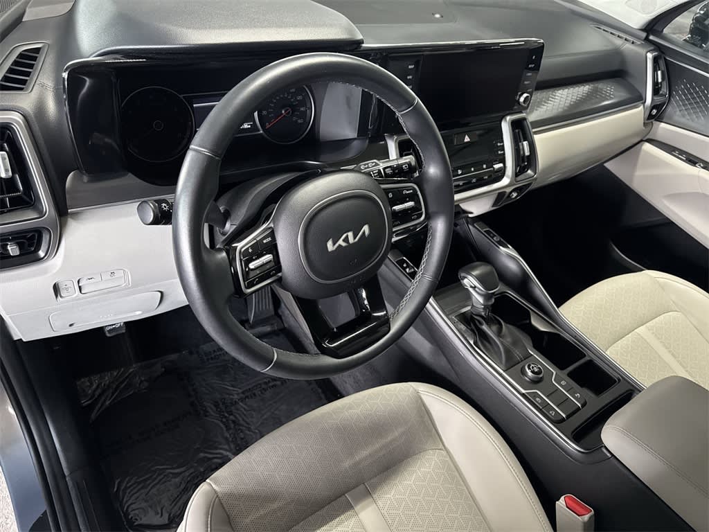 Thumbnail: 2023 Kia Sorento - 2