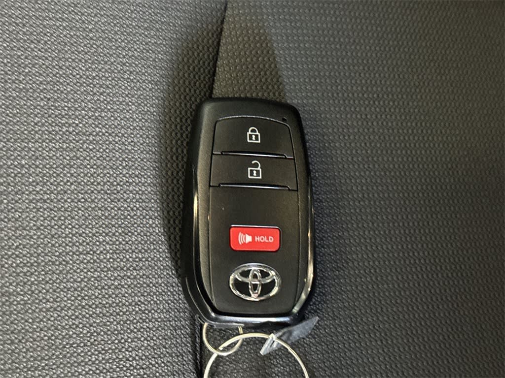 Thumbnail: 2022 Toyota Corolla Cross - 17