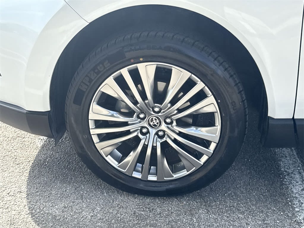 2023 Toyota Venza Limited 8