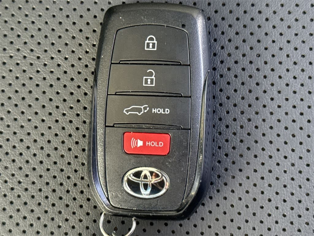2023 Toyota Venza Limited 18